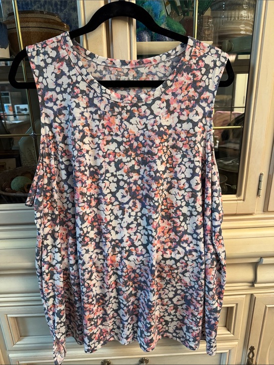 Old Navy Tops - Old Navy Abstract Floral Active Ultralite Go-Dry Tank Top - Pink & Gray